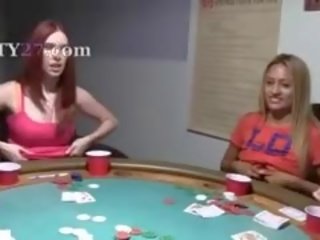若い 女の子 汚い ビデオ 上の ポーカー 夜