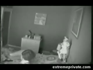 Spion camera betrapt ochtend masturbatie mijn mam tonen