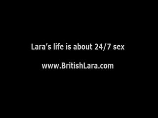 Warga british milf lara susu getah dalam stoking fucked keras dalam bertiga