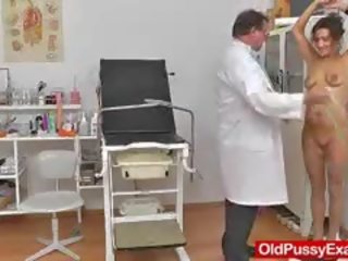 Vöröshajú mama hüvely physician szerep játék