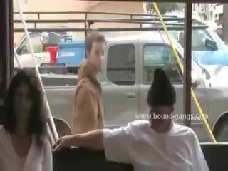 Голям бюст зубър вързани в окови и насилване в bdsm група възрастен видео