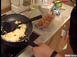 Brunette goddess gets a cooking lesson 1/5