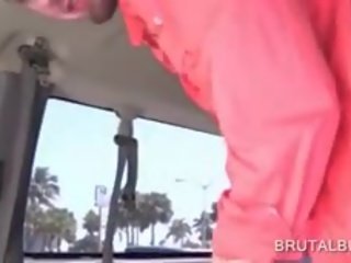 Xxx filme boneca dando amadora cara um punhetas em o falsificação autocarro