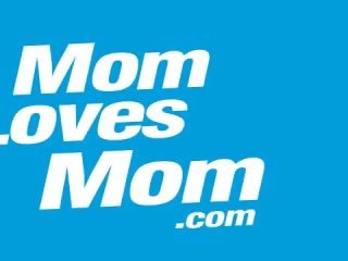 Amateur mom experimenting with other mom