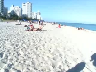 Libidinous babes suck pussy at beach and cant get enough