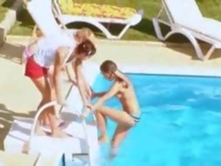 Tiga kanak-kanak perempuan rahsia seks / persetubuhan oleh yang kolam