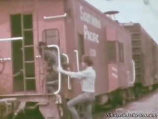 Railway được lát cẩn thận