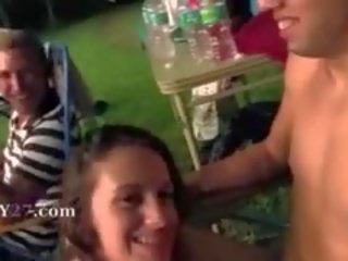 Young turned on Couple Havingsex In Outdoor